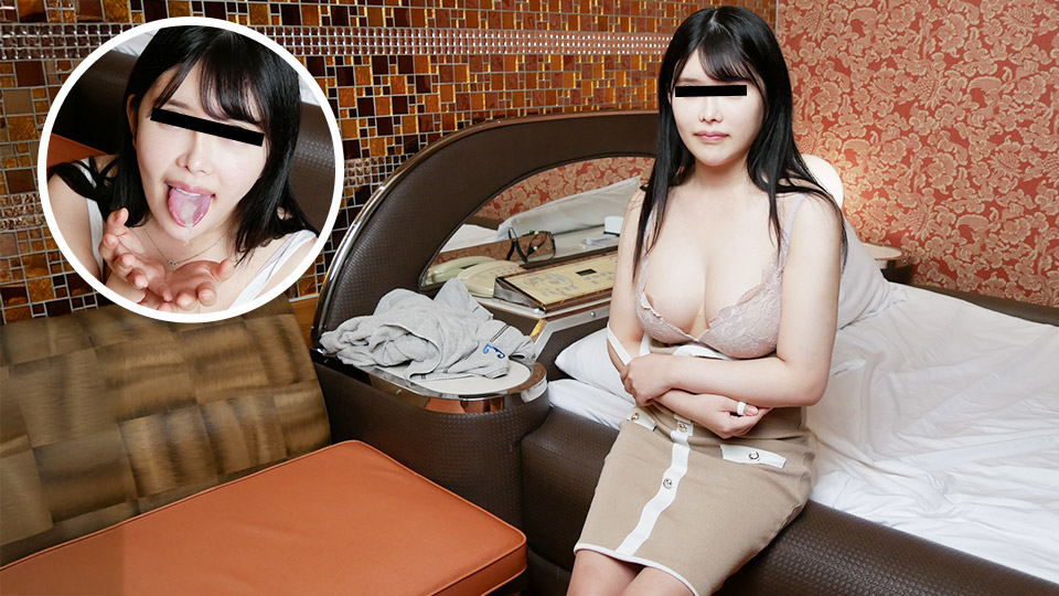 PACO-080225_100 四名饥渴人妻争相吞精 轮流跪求内射的变态淫妻