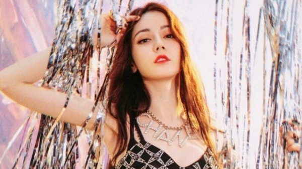 AI换脸巨乳迪丽热巴被玩坏！骚穴湿透，肉体沉沦，高潮呻吟求内射